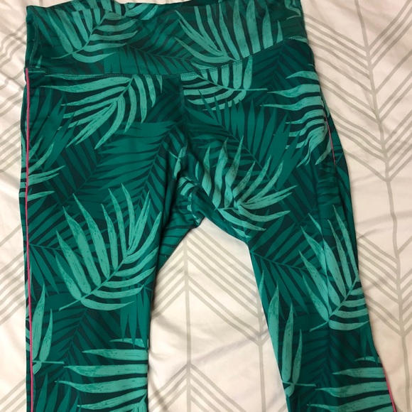 Old Navy Pants - Old navy 3/4 leggings